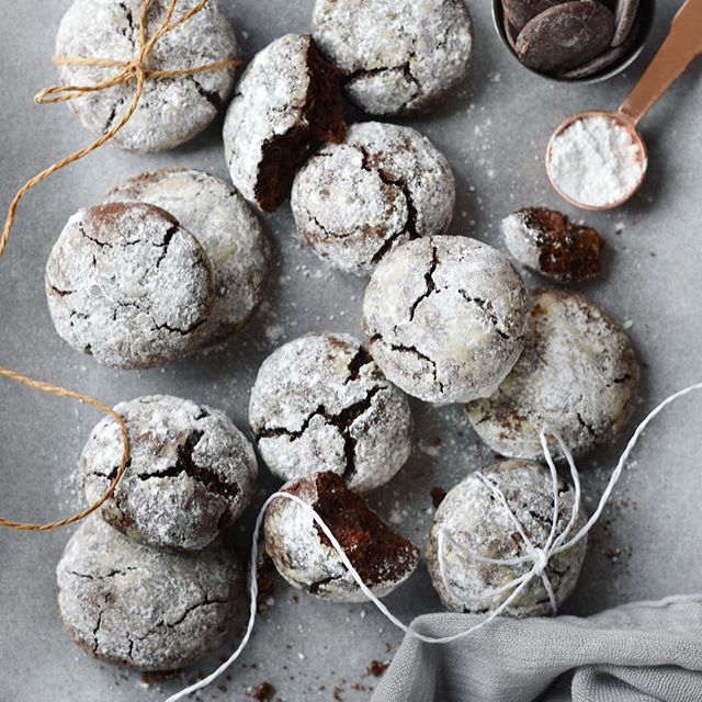 Chocolate crinkle cookies – Galletas craqueladas de&nbsp;chocolate